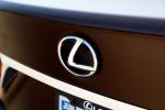 Lexus LS500h AWD 2017 года (NA)